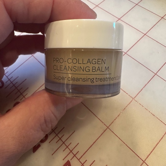 5/$25 NWT Elemis Pro-collagen cleansing Balm Sample size .3 oz - Picture 2 of 8